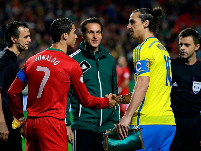 Cristiano Ronaldo and Zlatan Ibrahimovic hand shake