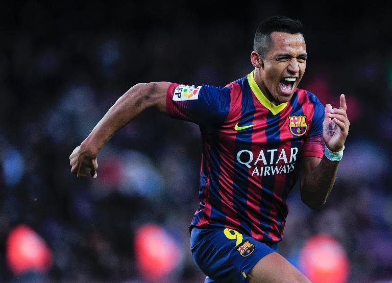 Alexis Sanchez running to celebrate his goal in FC Barcelona