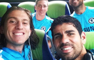 Filipe Luis selife with Diego Costa, Fernando Torres and Cesc Fabregas, in Chelsea 2014-2015