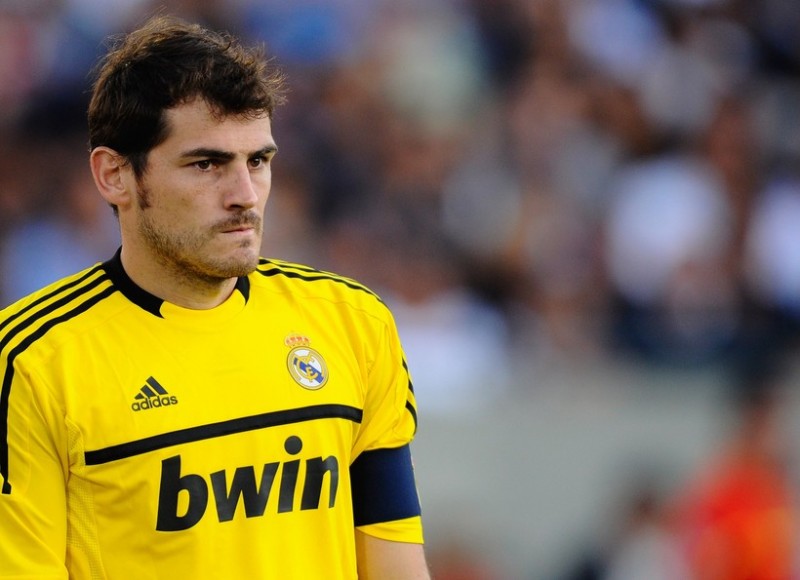 Iker Casillas praying in a football game