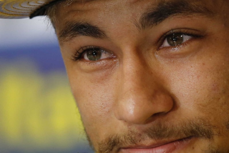Neymar sad look
