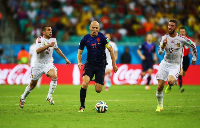 Arjen Robben sprint race vs Sergio Ramos, in Netherlands 5-1 Spain