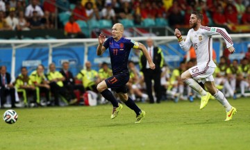 Arjen Robben sprint run vs Sergio Ramos, in Spain vs Netherlands at the FIFA World Cup 2014
