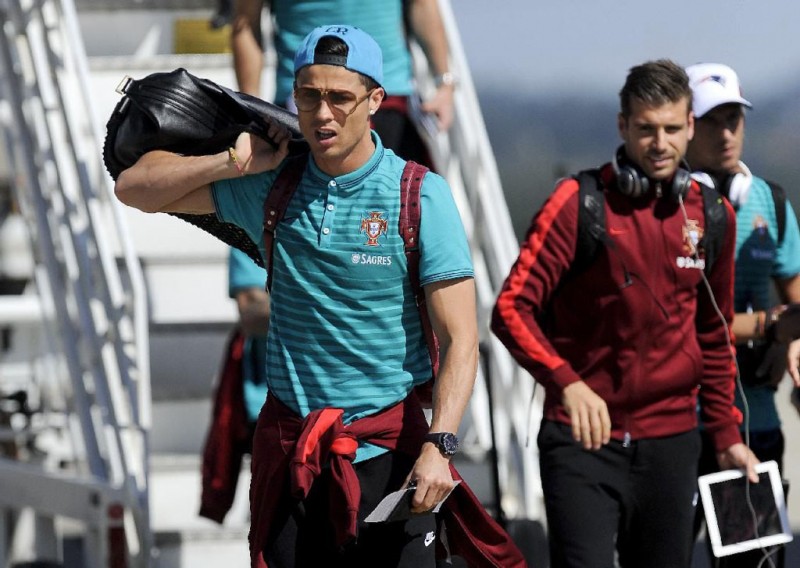 Cristiano Ronaldo and Miguel Veloso arriving to Brazil for the World Cup 2014