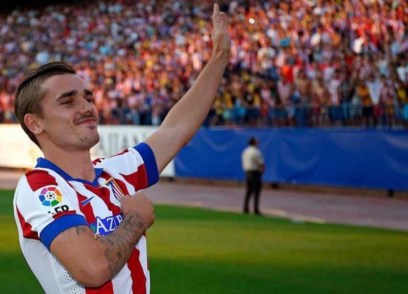 Antoine Griezmann thanking the Colchoneros fans in Atletico Madrid, in his presentation day