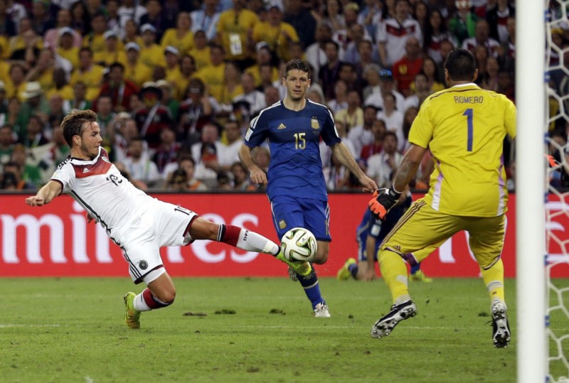 Mario Gotze goal in the 2014 FIFA World Cup final, Germany vs Argentina