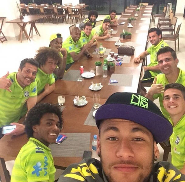 Neymar selfie with his Brazilian teammates