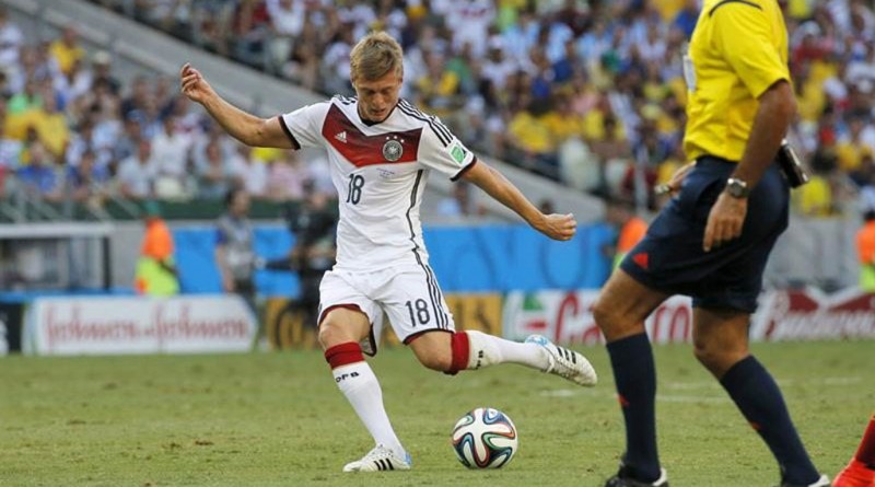 Toni Kroos passing skills in Germany