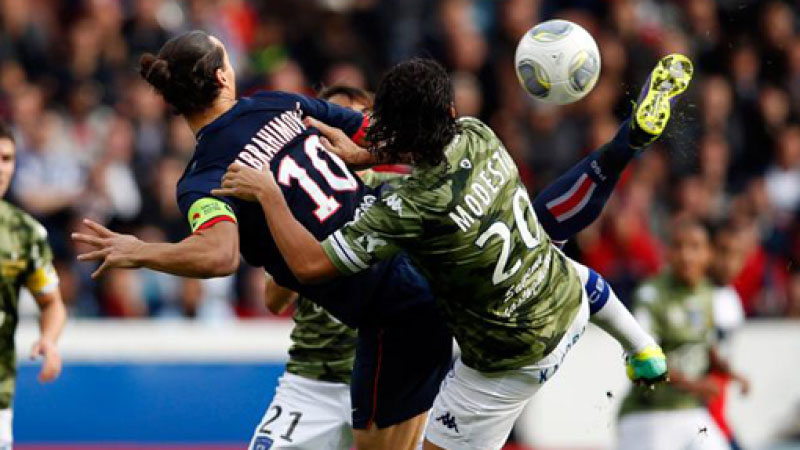 Zlatan Ibrahimovic back heel goal in PSG