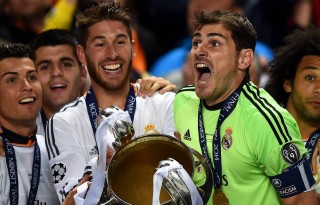 Cristiano Ronaldo, Sergio Ramos and Casillas, lifting the UEFA Champions League trophy in 2014