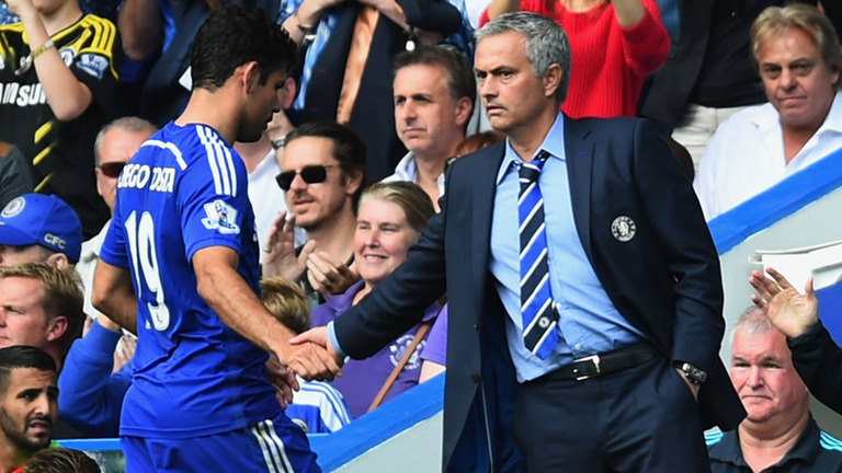 José Mourinho hand shake to Diego Costa in a Chelsea game