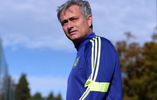 José Mourinho in a Chelsea FC training session
